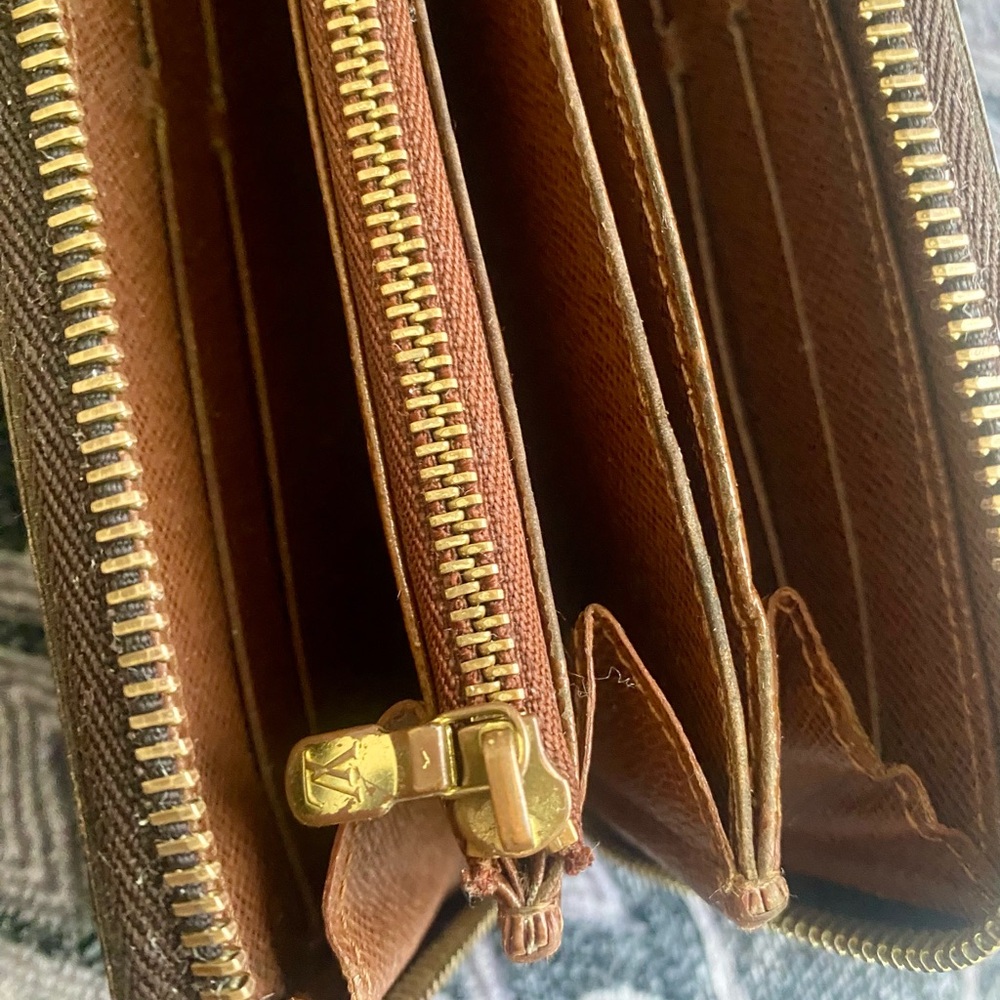 Louis Vuitton Brown and Gold Monogram Zipper Wallet - Picture 5 of 13